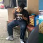 6 Potret Orang saat Makan Ini Bisa Bikin Geregetan (sumber: Instagram.com/memecomicid dan Instagram.com/62ketawa)