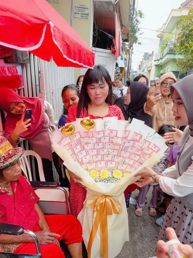 6 Potret Ria Ricis Bertemu Pak Tarno,