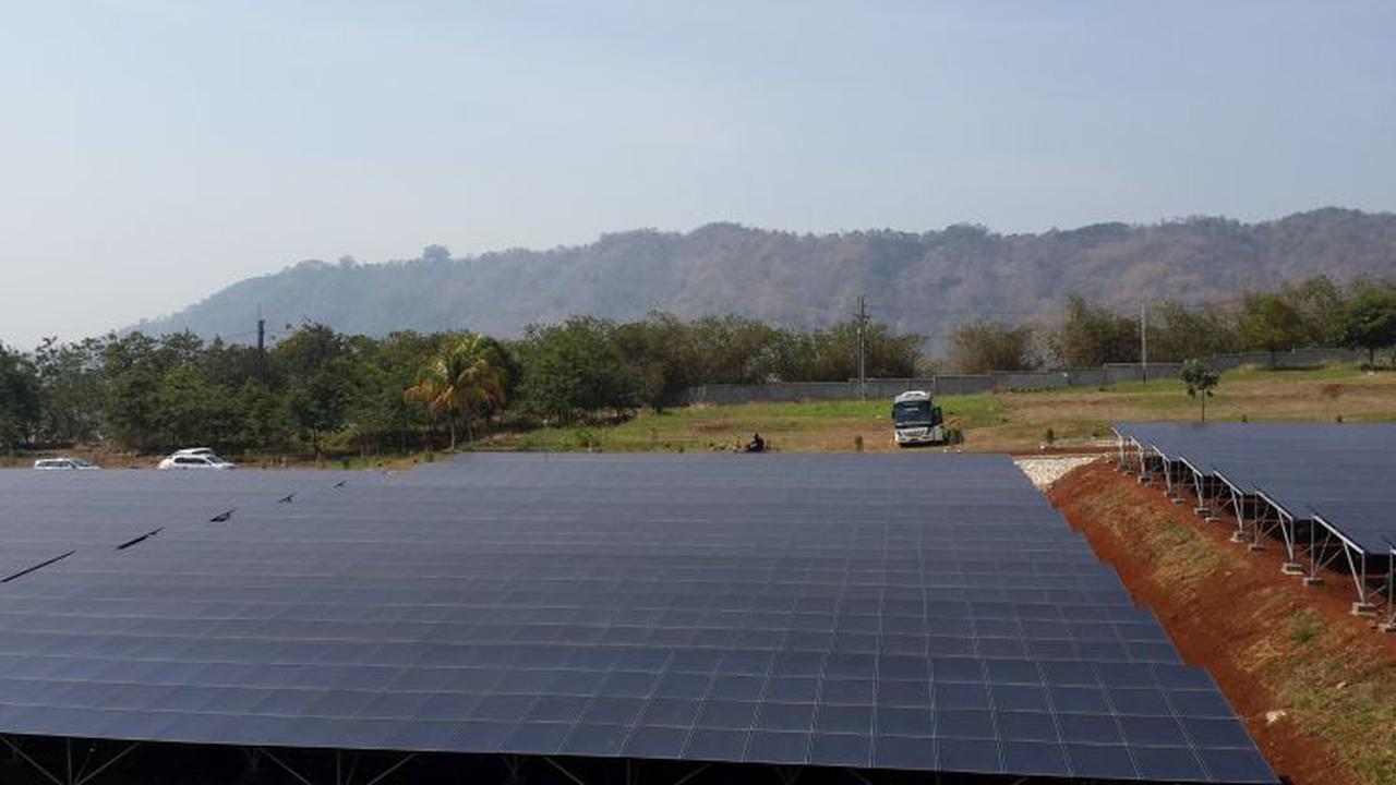 PLTS Cirata, Purwakarta, Jawa Barat.