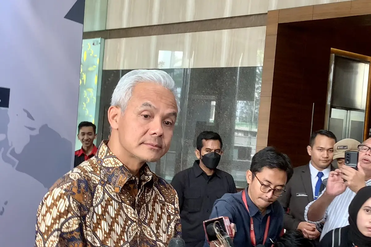 Bakal calon presiden (bacapres) Ganjar Pranowo mengaku belum mendengar soal usulan hak angket dari anggota DPR Fraksi PDIP Masinton Pasaribu terhadap hakim Mahkamah Konstitusi (MK).