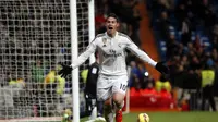 James Rodriguez saat mencetak gol ke gawang Sevilla (Reuters)