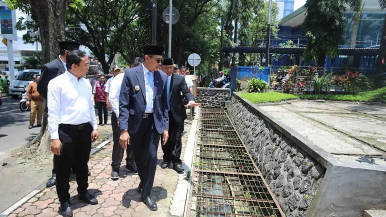 Kontroversi Rencana Tebang Pohon untuk Proyek Drainase Pencegah Banjir di Kota Malang