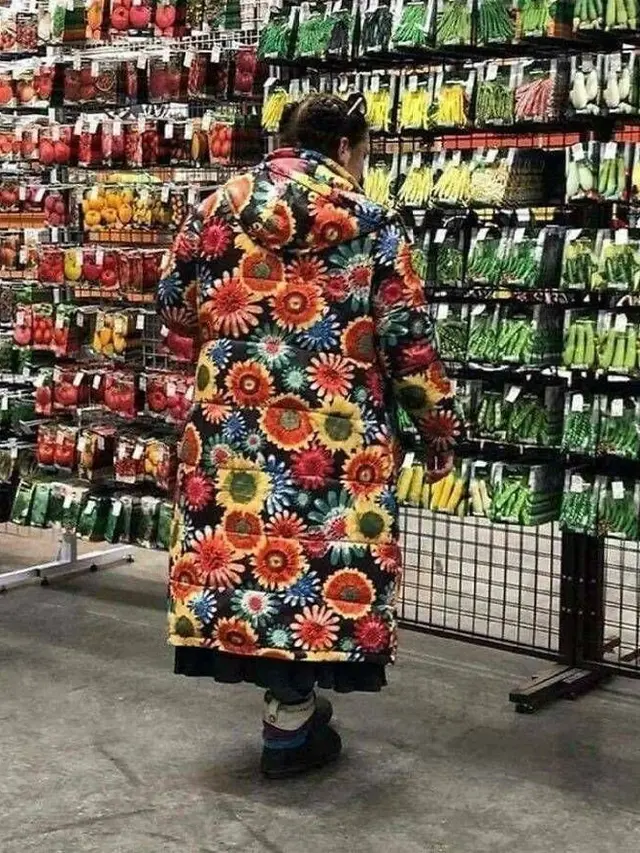 6 Potret Kamuflase Pakai Baju Sama Keadaan Sekitar Ini Unik, Ilusi Optik