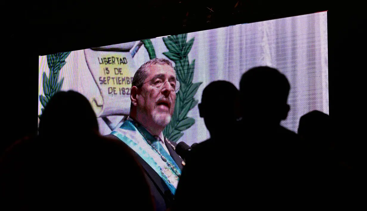 Upacara pelantikan Bernardo Arevalo sebagai presiden Guatemala tertunda selama lebih dari sembilan jam. (MARTIN BERNETTI/AFP)