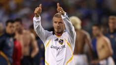 David Beckham meninggalkan Real Madrid menuju LA Galaxy pada 2007 silam. Legenda Inggris ini bisa dibilang merupakan pemain top dunia pertama yang pindah menuju Liga Amerika (MLS) di era modern. Dirinya juga dianggap sebagai salah satu tokoh terpenting dalam sejarah liga. Beckham sendiri mampu tampil impresif meski di usianya yang tak lagi muda dengan mencetak 18 gol dan memberikan 46 assist dalam 124 penampilannya. Ia juga sukses membawa tiga gelar liga dan dua Piala MLS selama lima tahun di klub. (AFP/Robyn Beck)