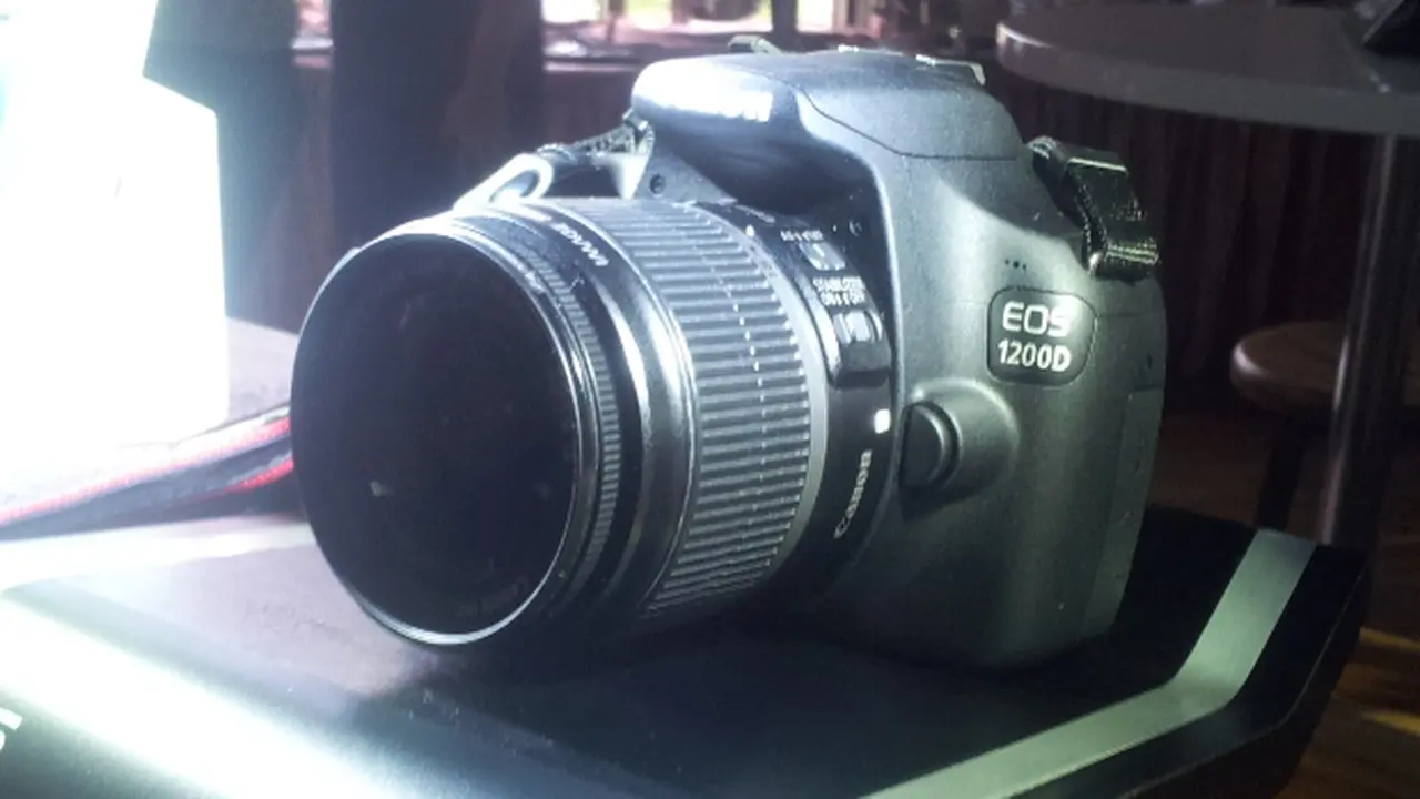 Canon EOS 1200D