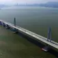 Jembatan itu memangkas waktu perjalanan dari Hong Kong ke Makau dan Zhuhai yang dulunya ditempuh dalam 4 jam menjadi hanya 30 menit. (Sumber Macau Daily Times)