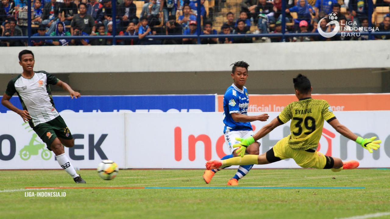 Persib vs PS Tira