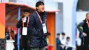 <p>Pelatih Timnas Indonesia U-20, Shin Tae-yong berteriak kepada para pemainnya saat menghadapi Suriah U-20 pada laga matchday kedua Grup A Piala Asia U-20 2023 di Lokomotiv Stadium, Tashkent, Uzbekistan, Sabtu (4/3/2023). (AFC/Adam Aidil)</p>