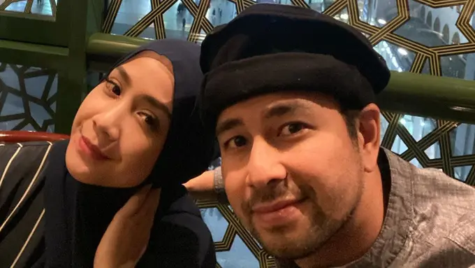 Momen Keluarga Raffi Ahmad Saat Umroh