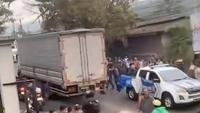 Detik-detik Perempuan Tewas Terlindas Truk di Jalan Raya Sukabumi-Bogor