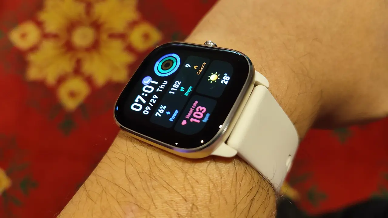 Amazfit GTS 4 Mini (Liputan6.com/Giovani Dio Prasasti)