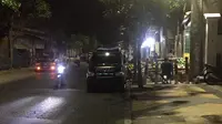 Pedagang liar menggunakan mobil pick up dikeluhkan warga Surabaya (Dain Kurniawan/Liputan6.com)