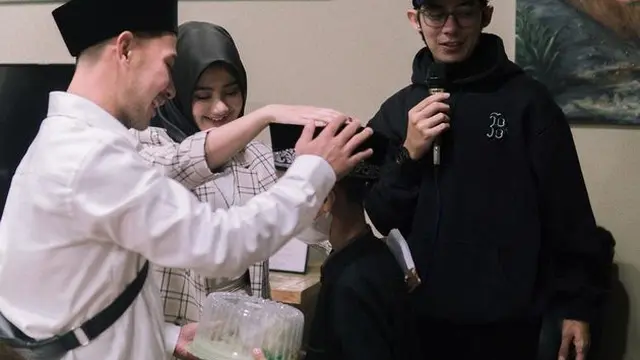 6 Potret Acara Ulang Tahun Ghea Youbi ke-22, Dihadiri Kekasih dan Tampil Berhijab
