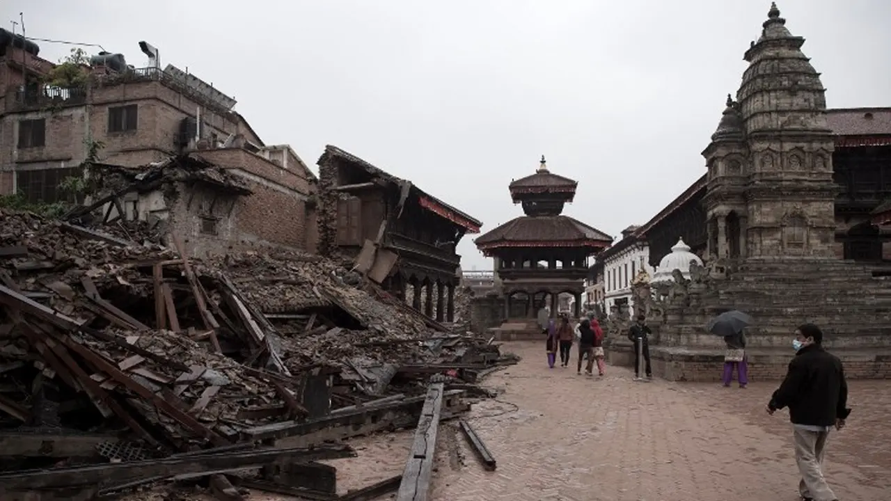 Gempa Nepal Luluhlantakan Kuil Bersejarah