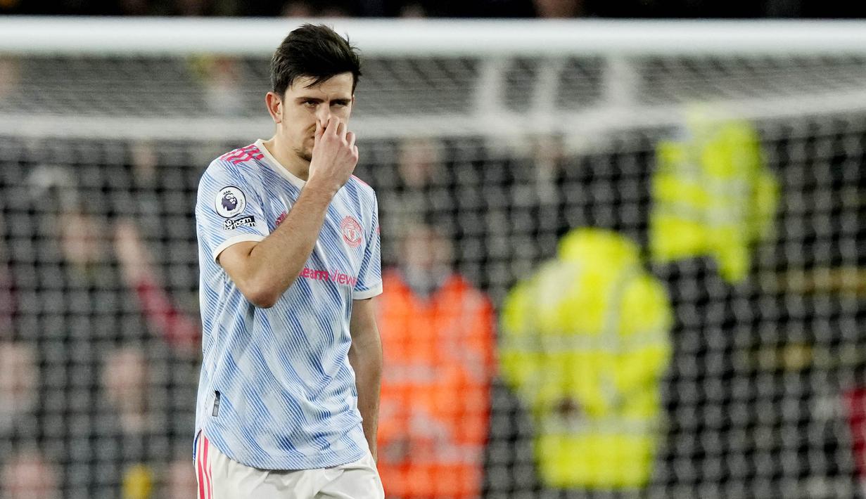 Harry Maguire - Harapan besar menyertai kedatangan pemain asal Inggris ini ketika dibeli MU dengan status bek termahal di dunia. Harga 78,3 juta Pounds nampaknya terlalu mahal untuk bek yang tampil tidak konsisten dan sering membuat blunder. (AP/Frank Augstein)