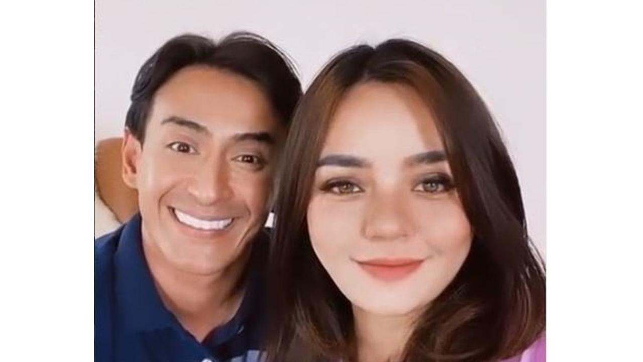 Terlibat Cinlok, Ini 6 Potret Manis Gita Sinaga dan Habibi Hood di Lokasi Syuting