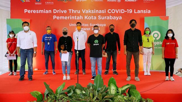 Pos Pelayanan Vaksinasi Drive Thru Lansia Gratis Dukung Sukseskan Program Pemerintah