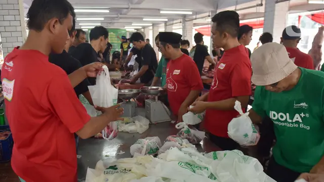 Tidak Bagikan Kupon, Masjid Istiqlal Antar Langsung Daging Hewan Kurban