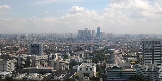 Cuaca Hari Ini Kamis 16 April 2026: Berawan Sejak Pagi, Hujan Ringan Guyur Jakarta Malam Hari