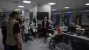 Tim medis Arab Saudi dari Rumah Sakit Darurat Mina mulai menyiapkan lokasi perawatan bagi jemaah yang akan melaksanakan ibadah haji. (HAZEM BADER/AFP)