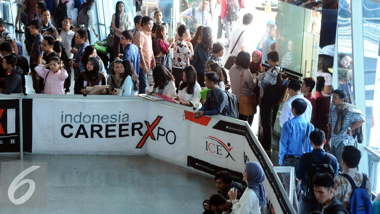 20160108-Ribuan-Pencari-Kerja-Serbu-Smesco-HEL