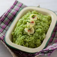 Ilustrasi nasi uduk hijau pandan./Copyright shutterstock.com