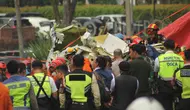 Tiga orang menjadi korban dalam kecelakaan pesawat latih dengan nomor registrasi PK-IFP. (merdeka.com/Arie Basuki)