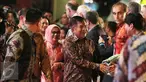 Wakil Presiden RI, Jusuf Kalla saat tiba di Mall Ancol Beach City, Jakarta, Sabtu (8/10). Jusuf Kalla resmi membuka gelaran pesta olahraga tradisional dan rekreasi masyarakat bertaraf internasional TAFISA Games 2016 ke-6. (Liputan6.com/Herman Zakharia)