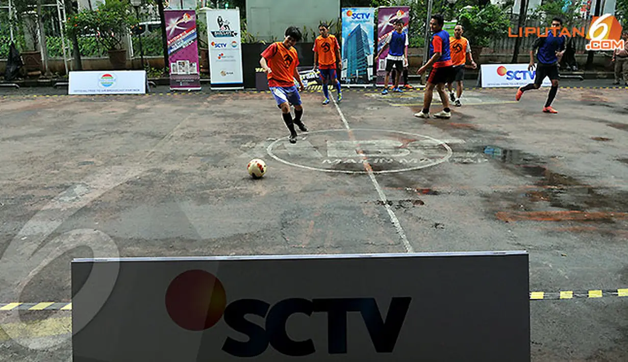 Pertandingan dua tim peserta yang mendapatkan kesempatan pertama berlaga di lapangan. (Liputan6.com/Abdul Aziz Prastowo)