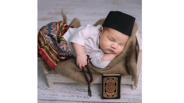 7 Potret Baby Born Anak Kedua Vicky Shu, Bikin Gemas