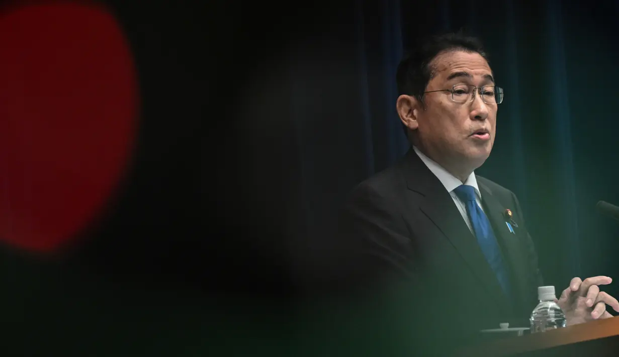 Pengumuman ini juga datang seminggu sebelum komite pemilihan internal LDP yang dijadwalkan mengumumkan tanggal pemilihan kepemimpinan partai. (Philip FONG / POOL / AFP)