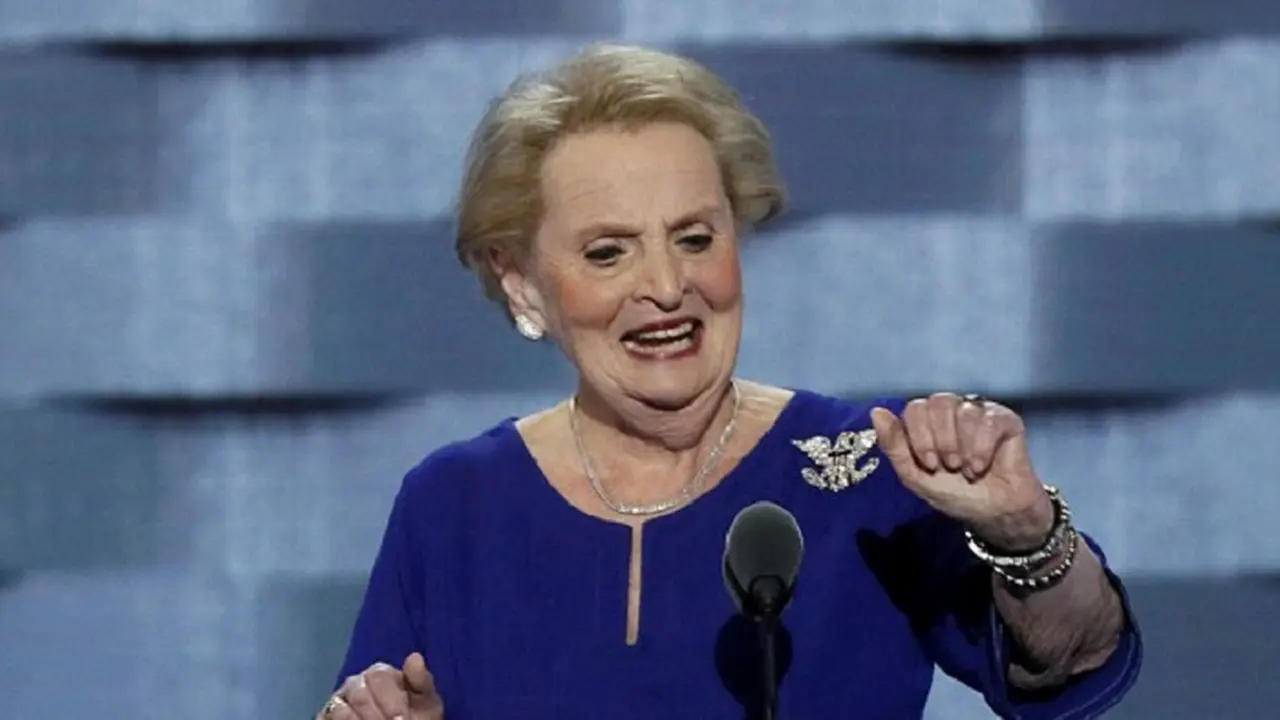 Menlu perempuan pertama AS, Madeleine Albright