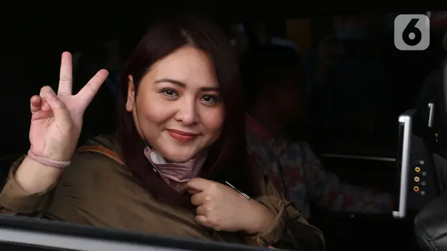 Ekspresi Audy Item Usai Diperiksa Sebagai Saksi Kasus Pengeroyokan Iko Uwais