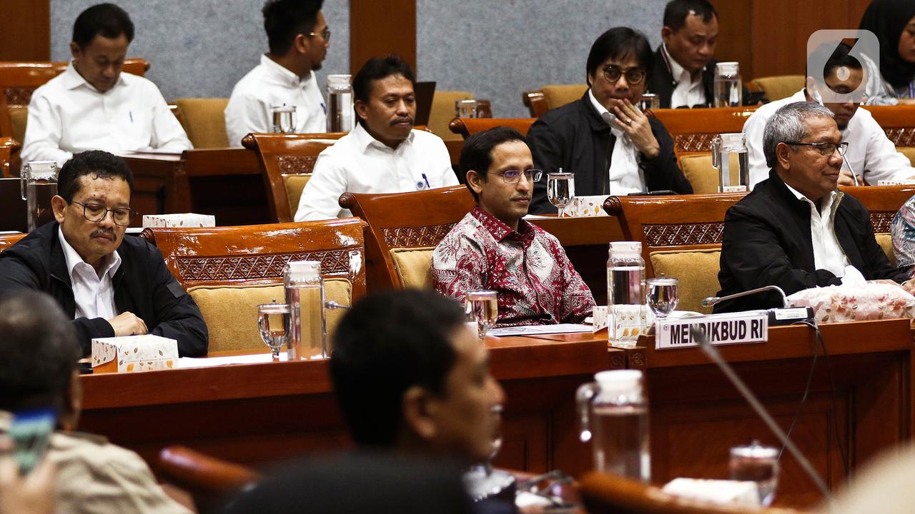 Menteri Nadiem Bahas Penghapusan UN Bersama DPR