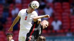 Tampil dihadapan pendukung sendiri, Inggris tampil menekan sejak bola digulirkan. Sementara Kroasia lebih banyak bertahan dengan sesekali melancarkan serangan balik. (Laurence Griffiths, Pool via AP)