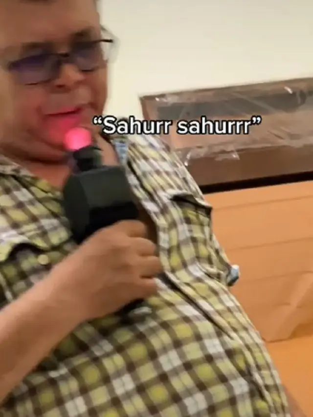 Viral, Aksi Seorang Ayah Bangunkan Sahur Menggunakan Mikrofon Ini Bikin Warganet Iri