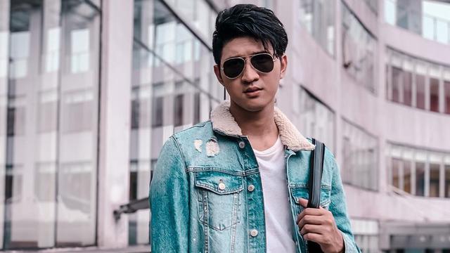 FOTO: Gaya Aditya Zoni saat Pakai Kacamata Hitam, Tampil Modis