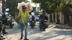 Dari beberapa tuna netra yang berjuang di ibukota, ada satu yaitu Muhammad Muji yang berhasil membiayai kuliah anaknya sampai lulus.