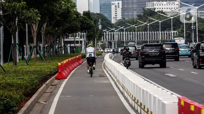 Jalur Sepeda di Jalan Sudirman-Thamrin Mulai Dipermanenkan
