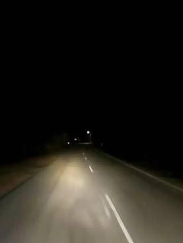 Kisah Seram Sopir Truk Beli Mi Goreng di Malam Hari, Tak Sadar Kembaliannya Daun Kering