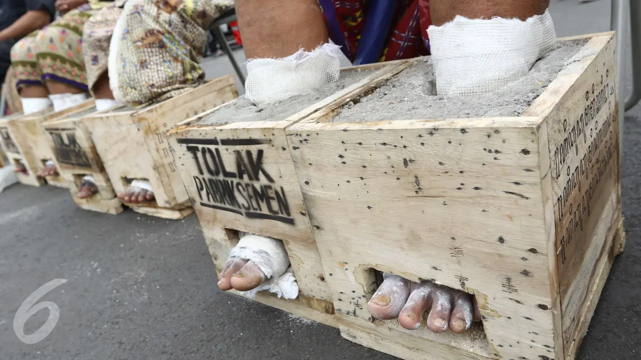 Dibawah Teriknya Panas, Petani Kendeng Masih Bertahan