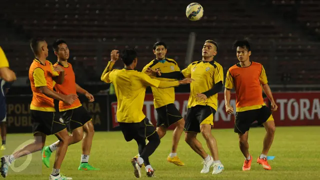 El Loco menjalani latihan