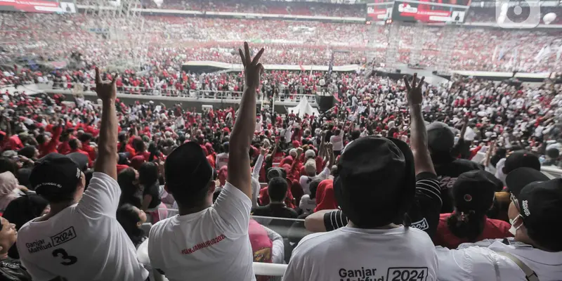 Pendukung Ganjar-Mahfud Padati Stadion Utama Gelora Bung Karno