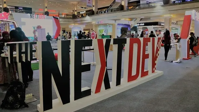 Telkomsel menggelar acara bertajuk 'Showcase The NextDev Academy' di Mall Ambarukmo Plaza, Yogyakarta. Liputan6.com/Dewi Widya Ningrum