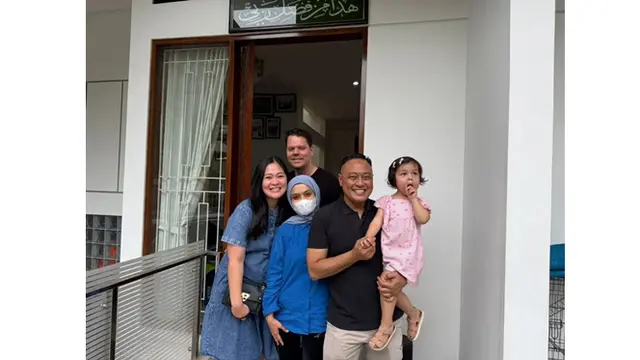 6 Potret Kegiatan Gracia Indri Pulang ke Indonesia, Baby Bump Curi Perhatian