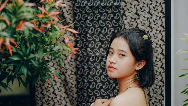 7 Cara Merawat Batik Agar Tetap Awet dan Warna Tak Mudah Pudar. (pexels.com/Zero Pamungkas)