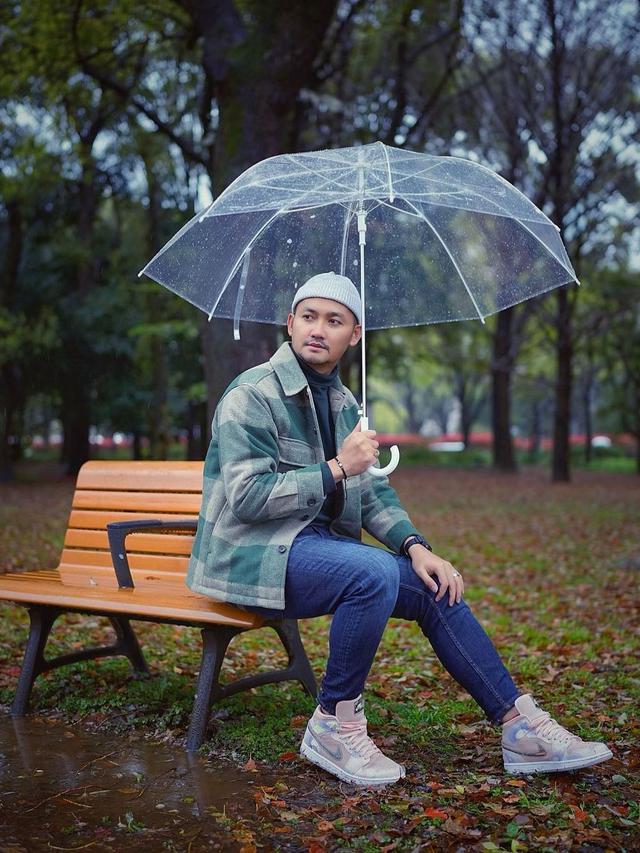 6 Potret Angga Wijaya Mantan Suami Dewi Perssik Pamer Wajah Wanita yang Diduga Istri Baru