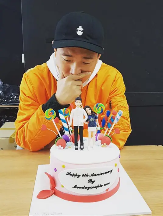 Beberapa waktu lalu sebelum Running Man diumumkan akan segera berakhir, Kang Gary adalah orang pertama yang mengundurkan diri dan membuat rekan-rekannya sedih, termasuk Song Ji Hyo salah satunya. (kang_gary8888)