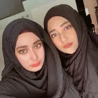 Cindy Fatikasari bersama anaknya, Tengku Syaira Anataya (Instagram/cindyfatikasari18)